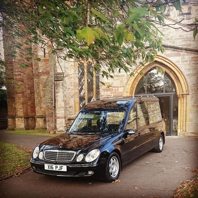 Peter Jackson Funeral Services, Gillingham, funeral director in Dorset