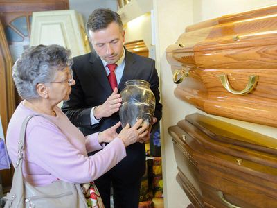 10 ways your funeral director can help you