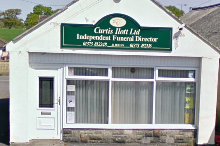 Curtis Ilott Independent Family Funeral Directors & Monumental Masons