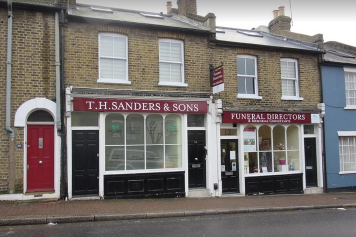 T H Sanders & Sons Funeral Directors, Roehampton