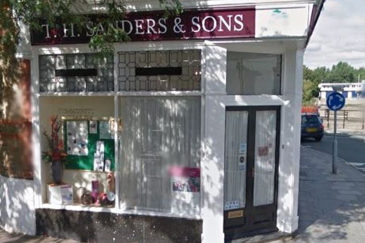 T.H Sanders & Sons Ltd, Barnes
