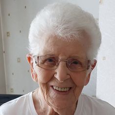 Isobel (Iris) Hynds
