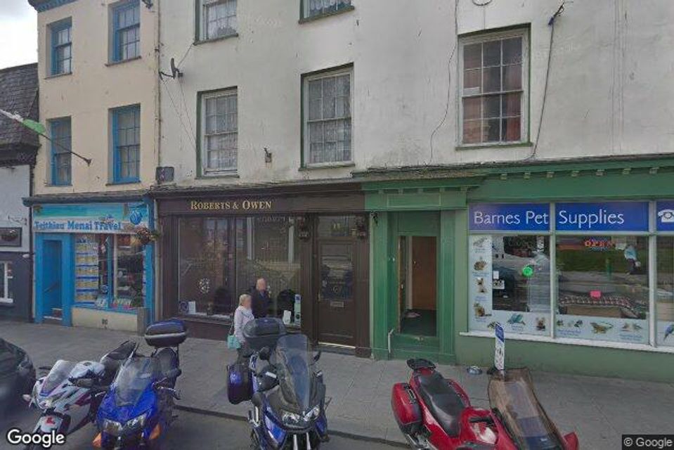 Roberts & Owen, Caernarfon