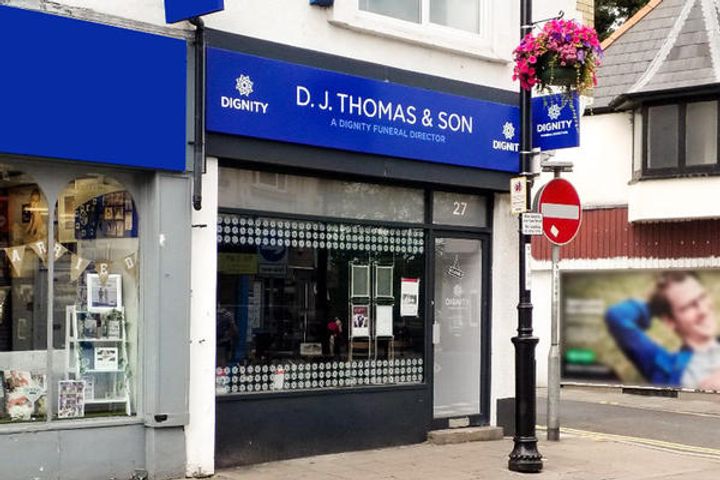 D J Thomas & Son Funeral Directors - Caerphilly