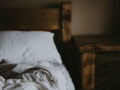 How do you lay someone out when they die?