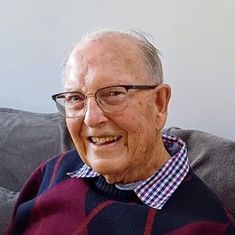 Ian Ashwell Holloway