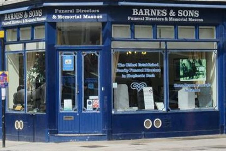 Barnes & Sons, Emlyn Gardens