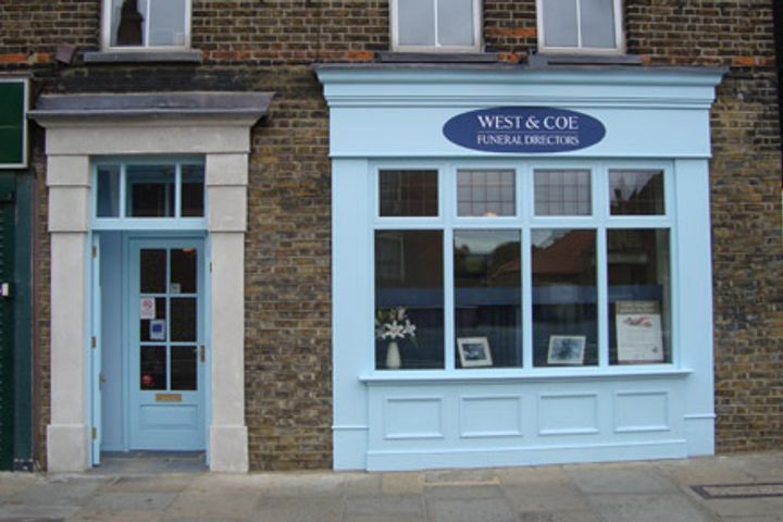 West & Coe Funeral Directors, Rainham