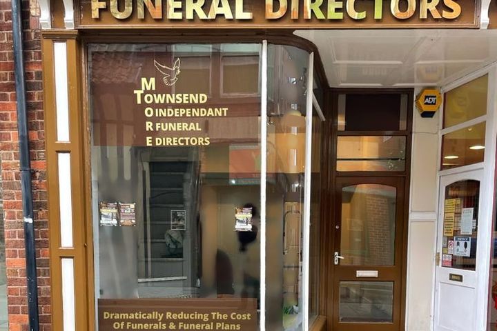 Townsend Moore Funeral Services, Newark