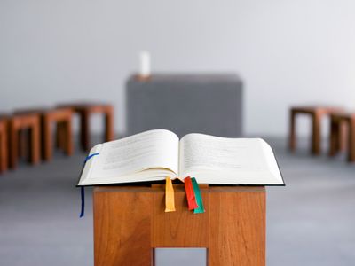 Who can conduct a funeral service?