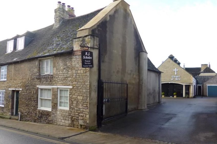 R J Scholes Funeral Service, Stamford