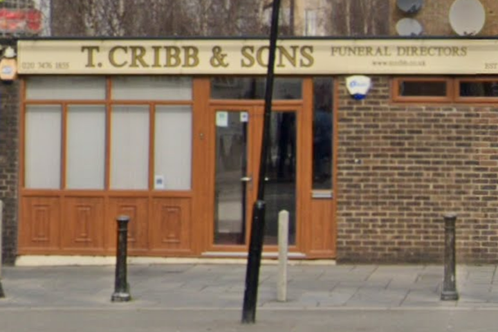 T. Cribb & Sons, Custom House