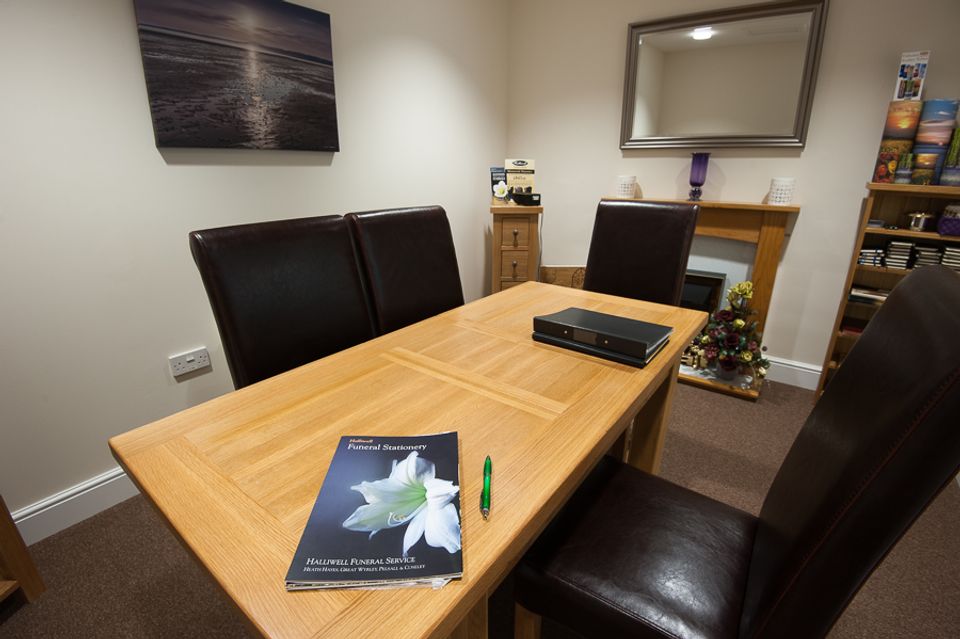 Halliwell Funeral Services, Coseley, funeral director in West Midlands