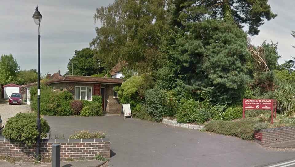 James & Thomas Funeral Directors, Cobham