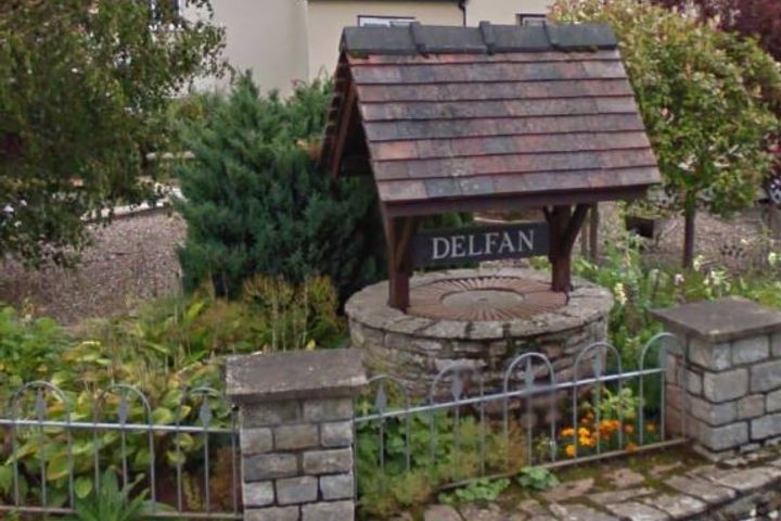 A.V Griffiths & Son, Delfan