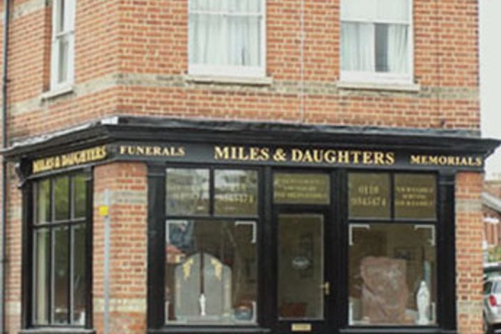 Miles & Daughters, Twyford