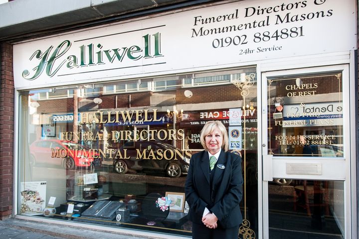Halliwell Funeral Services, Coseley
