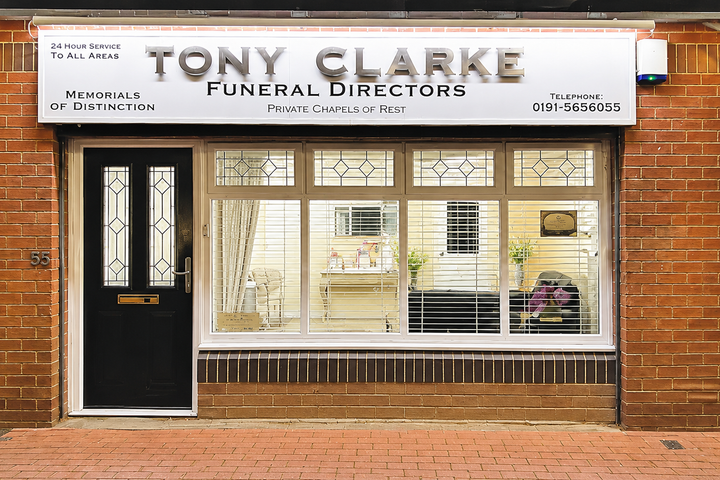 Tony Clarke Funeral Directors, Downhill