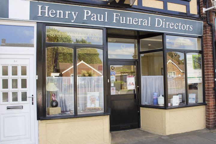 Henry Paul Funeral Directors, Ickenham