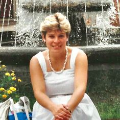 Elaine Grant