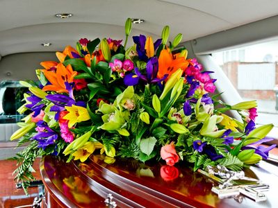 What to do with funeral flowers after the service