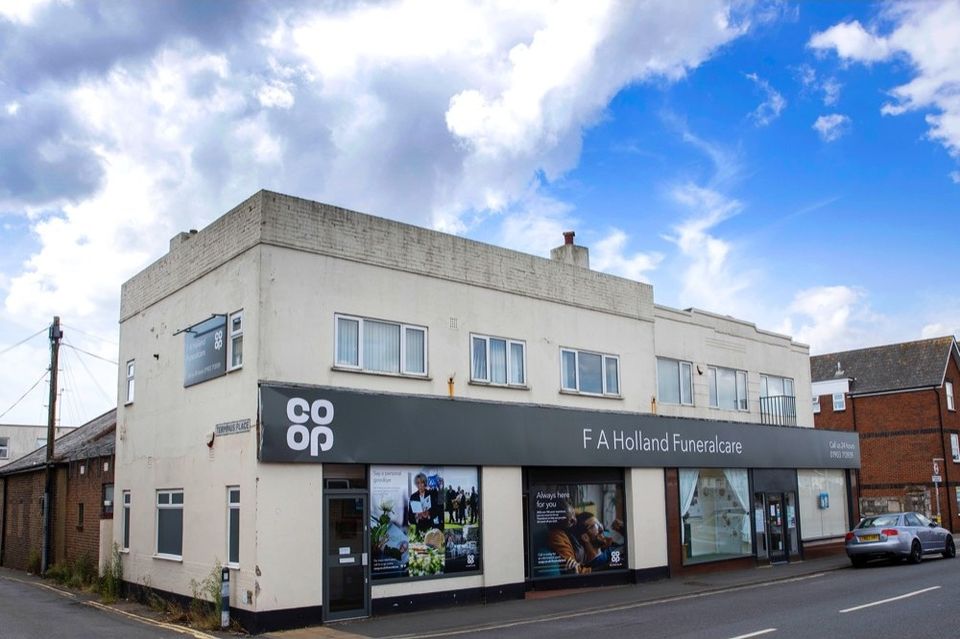 F A Holland Funeralcare, Littlehampton