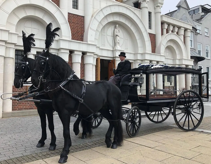M & R Funeral Service Ltd