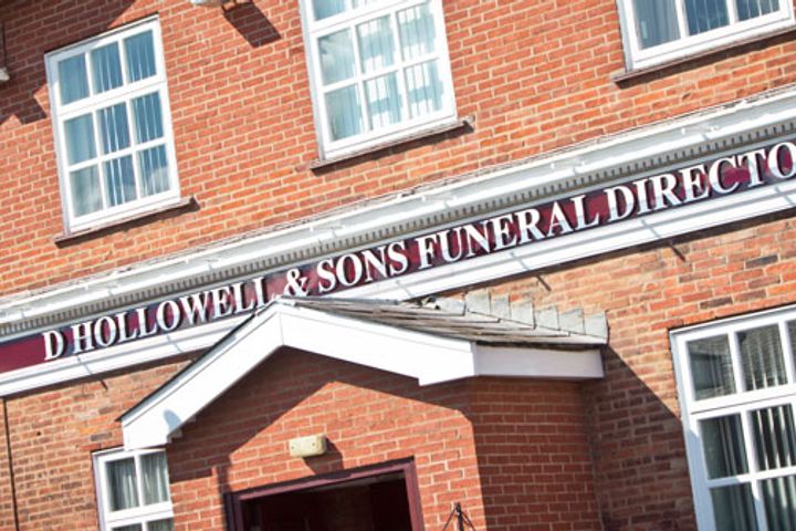 D Hollowell & Sons, Highfield