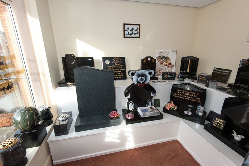 Halliwell Funeral Services, Heath Hayes, funeral director in Staffordshire