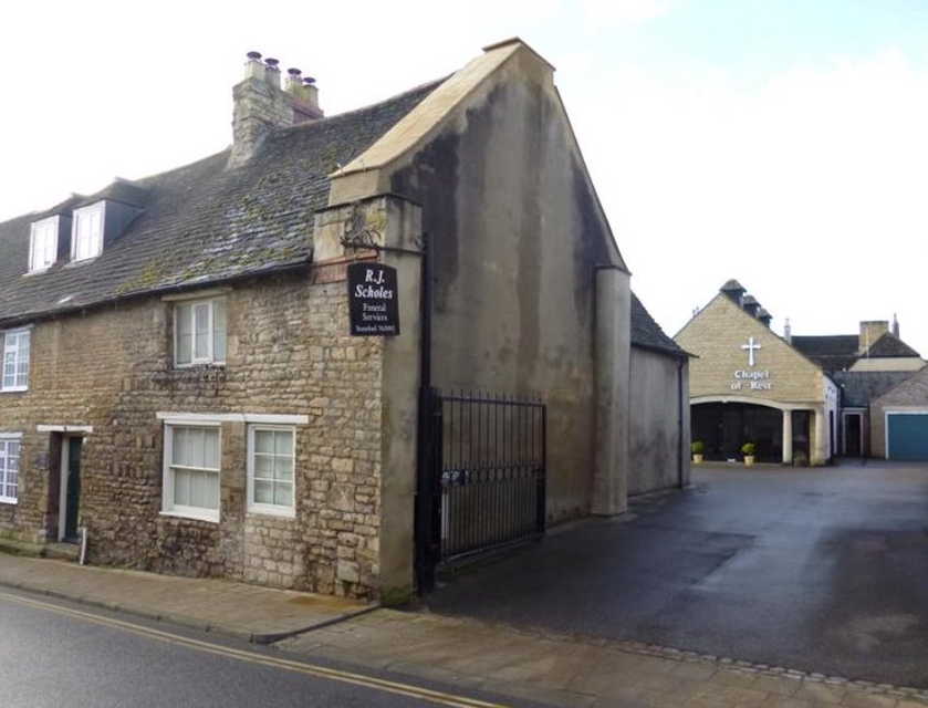 R J Scholes Funeral Service, Stamford