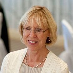 Vivian Holmes
