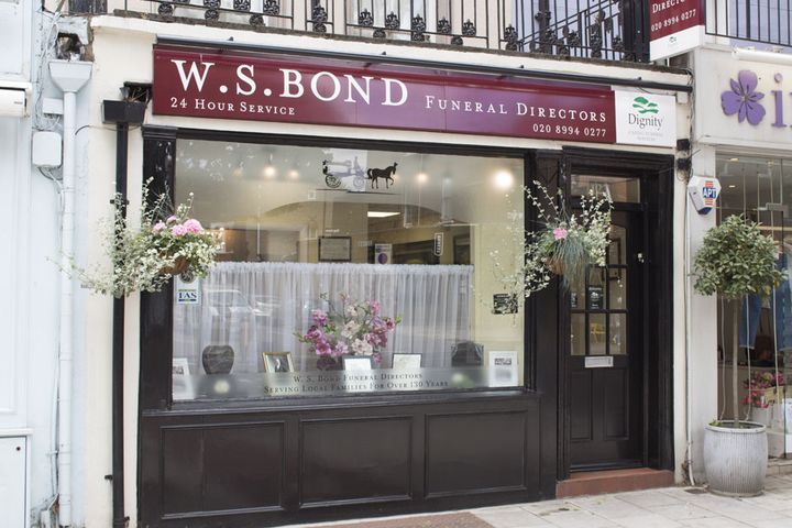 W S Bond Funeral Directors, Chiswick