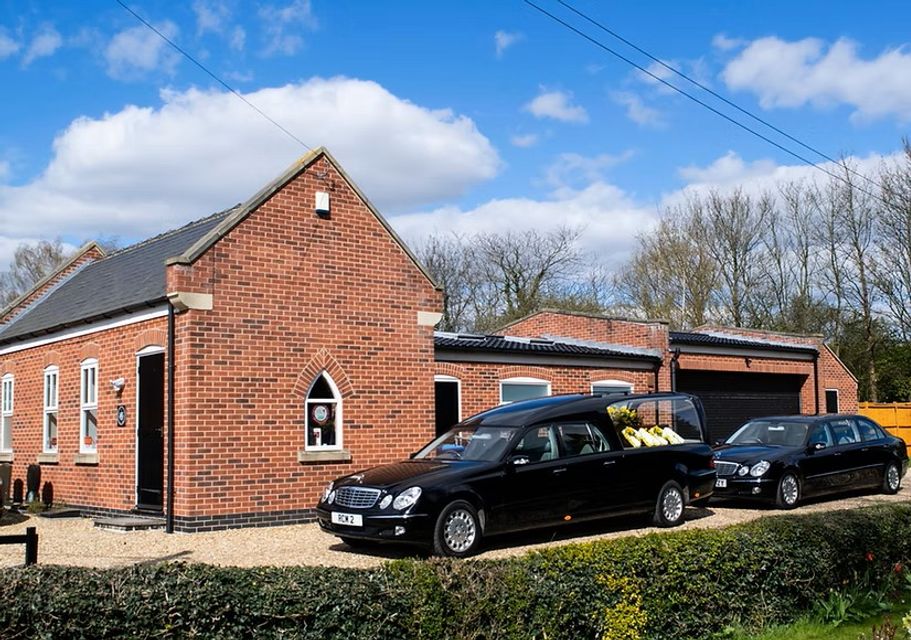 A.W. Lymn Tuxford, funeral director in Nottinghamshire