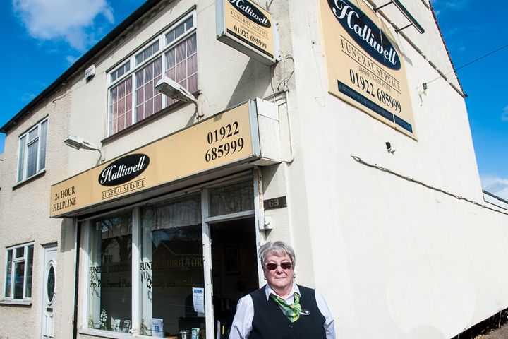 Halliwell Funeral Services, Pelsall