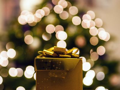 10 beautiful Christmas memorial ornaments and gifts