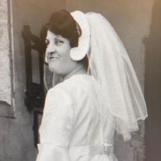 Priscilla France Gant 'Cilla'